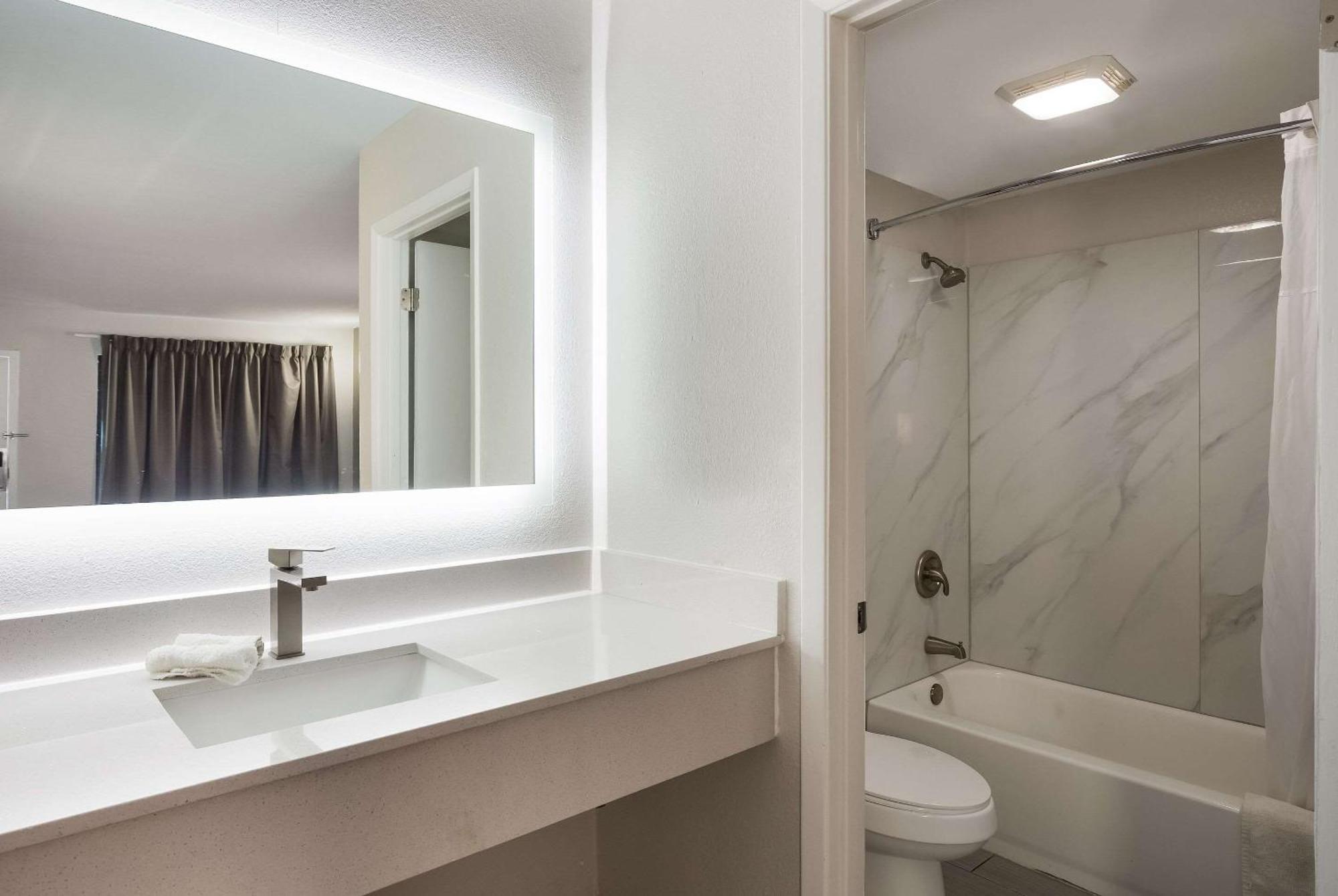 Econo Lodge Mobile Zewnętrze zdjęcie